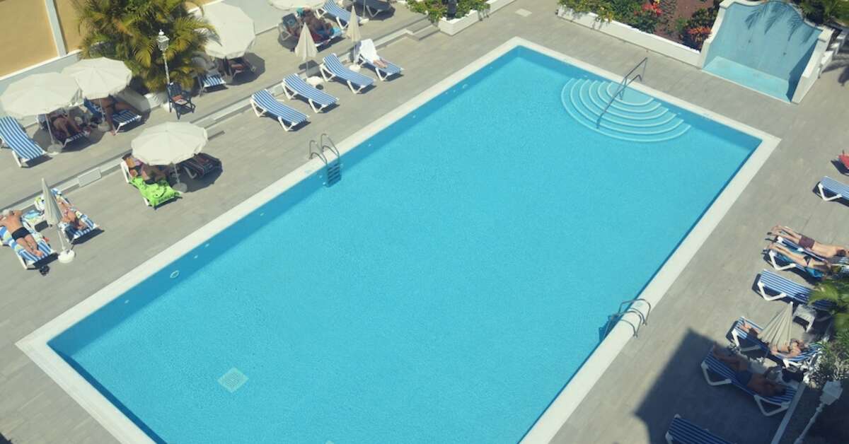 Een foto van het zwembad bij Hotel San Borondon