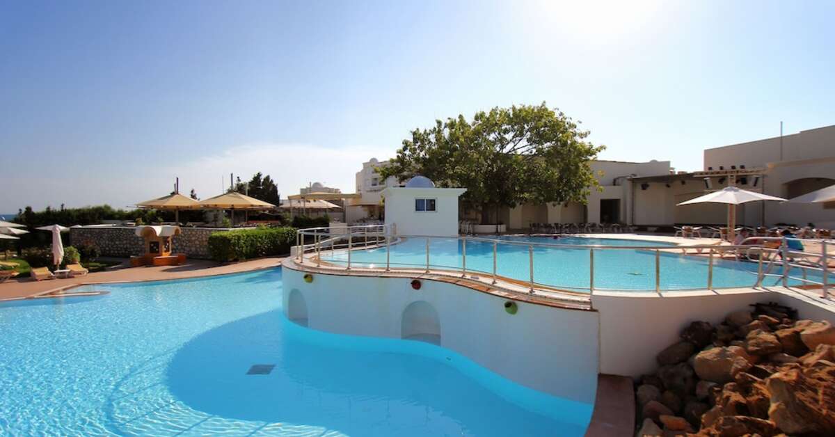 Een foto van het zwembad bij Delfino Beach Resort & Spa