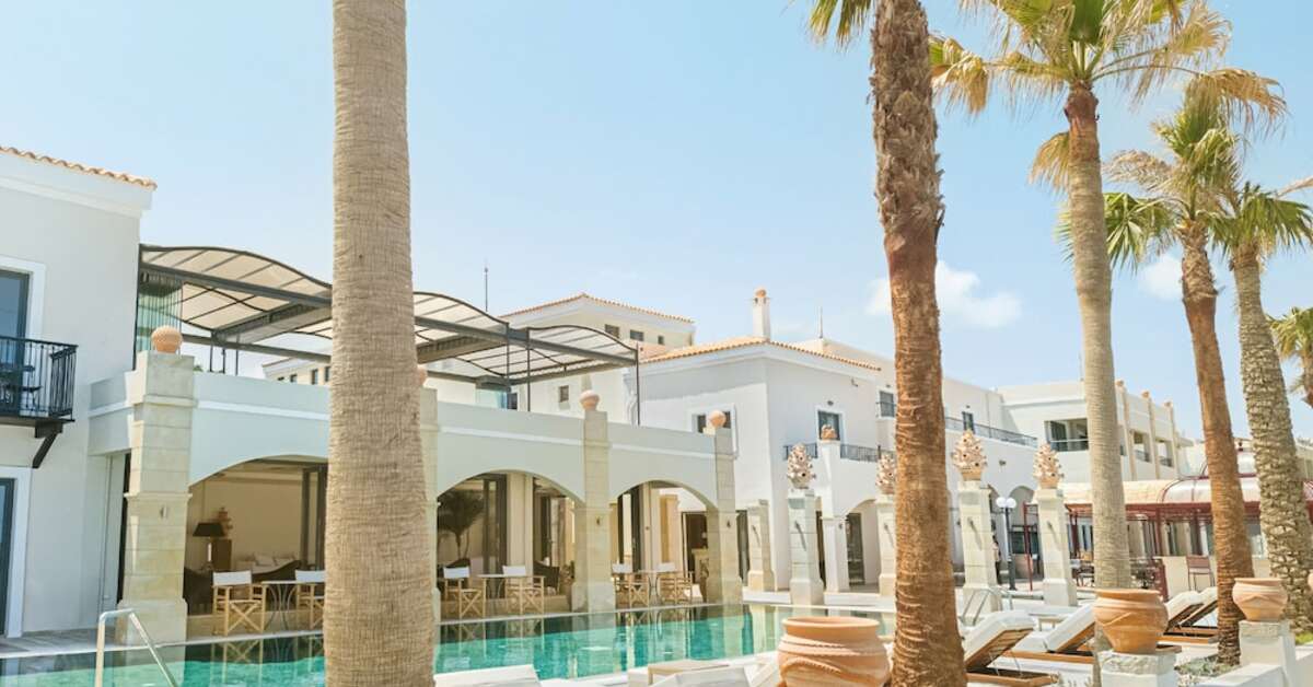 Ein Foto vom Pool im Grecotel Plaza Beach House