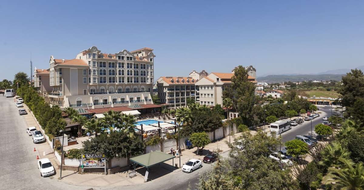 Ein Foto von der Außenansicht des Hotel Sultan of Side