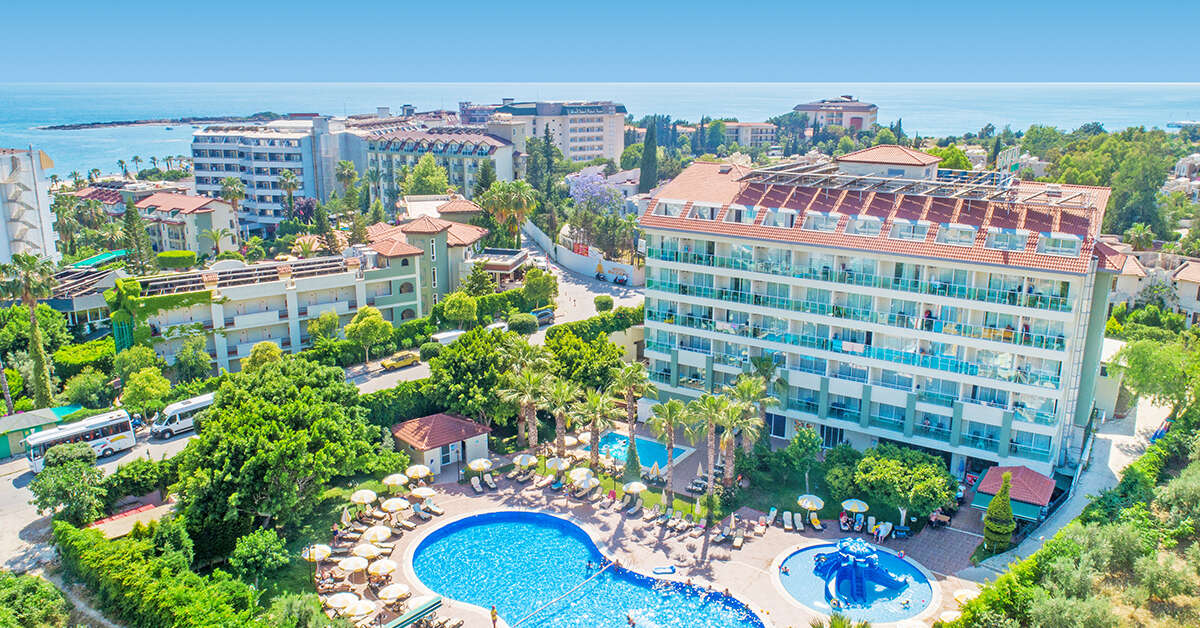 Een foto van een overzicht van Gardenia Beach Hotel