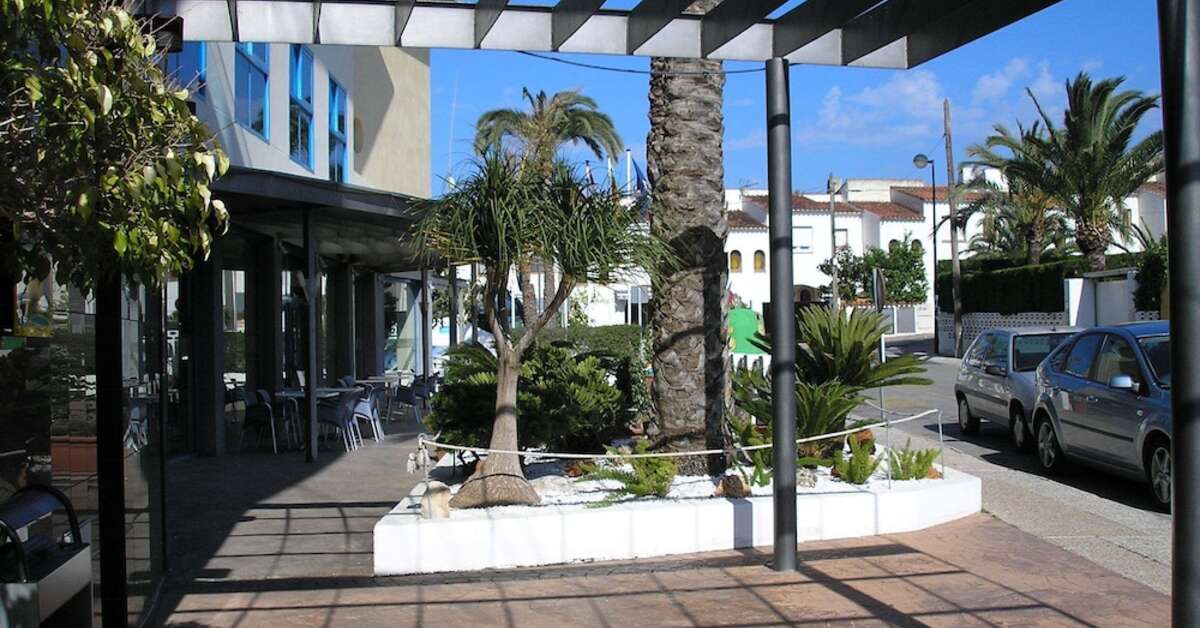 Een foto van de buitenkant van Hotel Rober Palas
