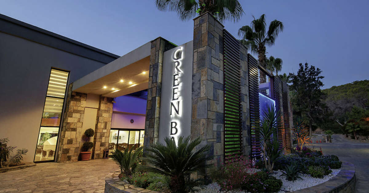 Een foto van de buitenkant van Green Bay Resort & Spa