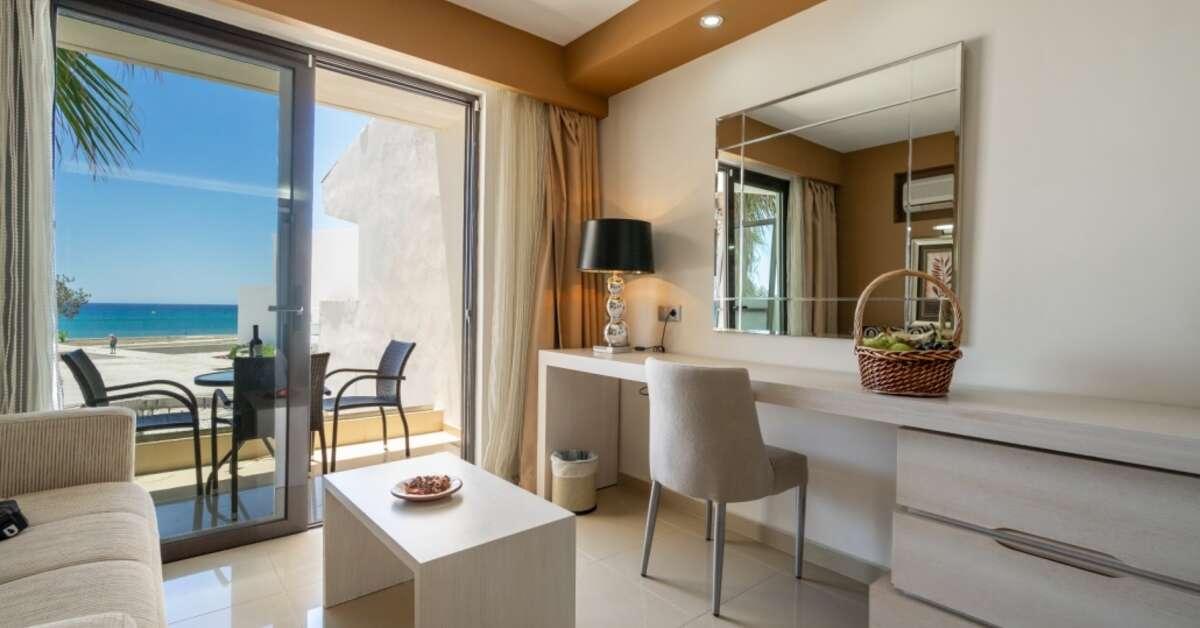 Een foto van Kamari Plus Hotel