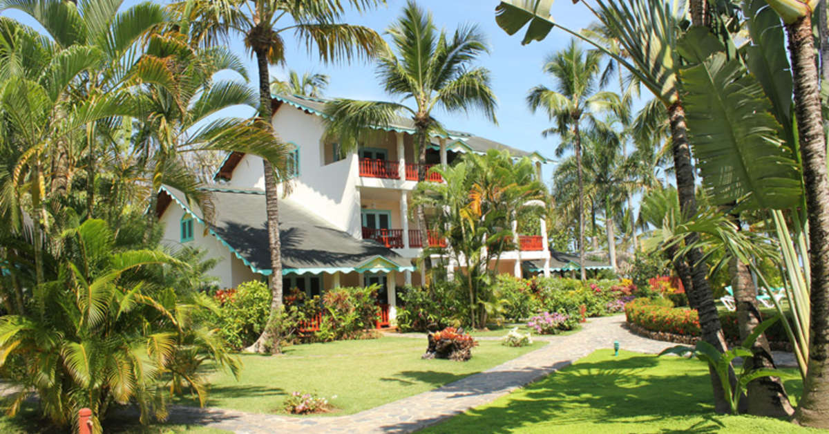 Een foto van de buitenkant van Hotel Playa Colibri