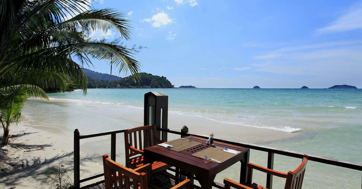 Ein Foto von der Terrasse im Centara Koh Chang Tropicana Resort