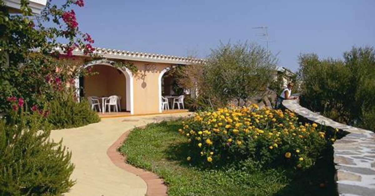 Een foto van de buitenkant van Villaggio Alba Dorata