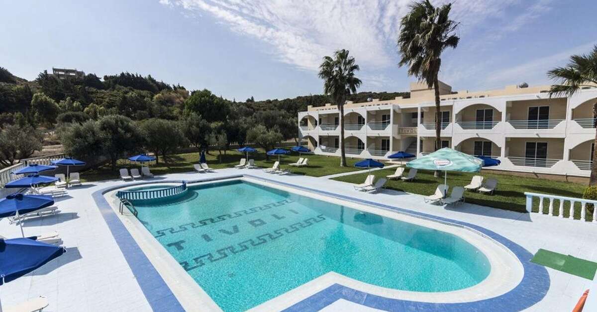 Een foto van het zwembad bij Tivoli Hotel