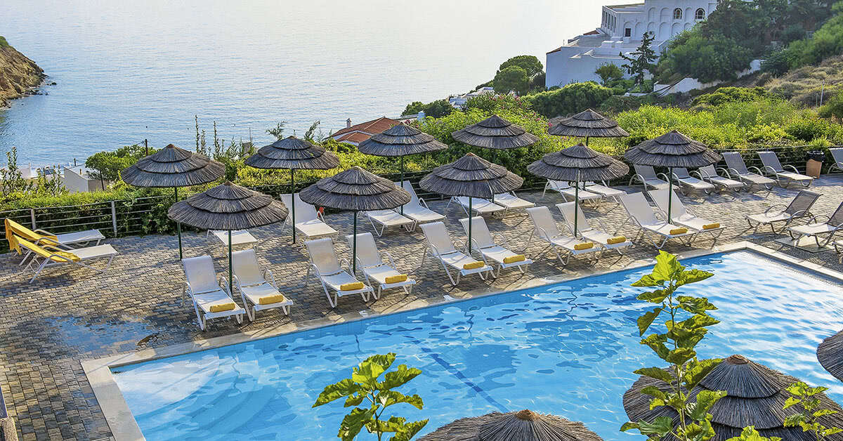 Een foto van het zwembad bij Blue Bay Resort & Spa