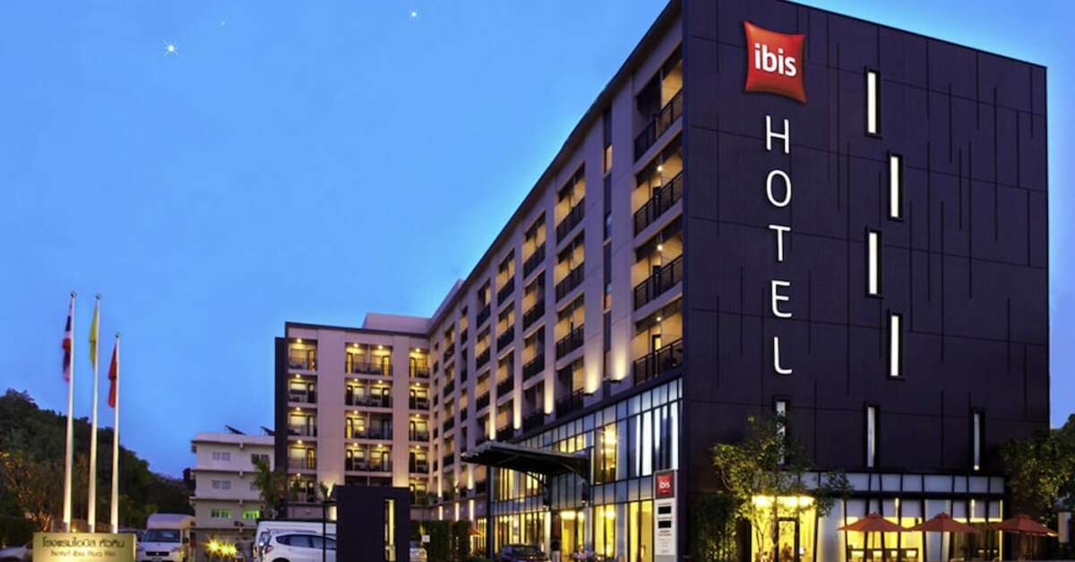Ein Foto von der Außenansicht des Ibis Hua Hin