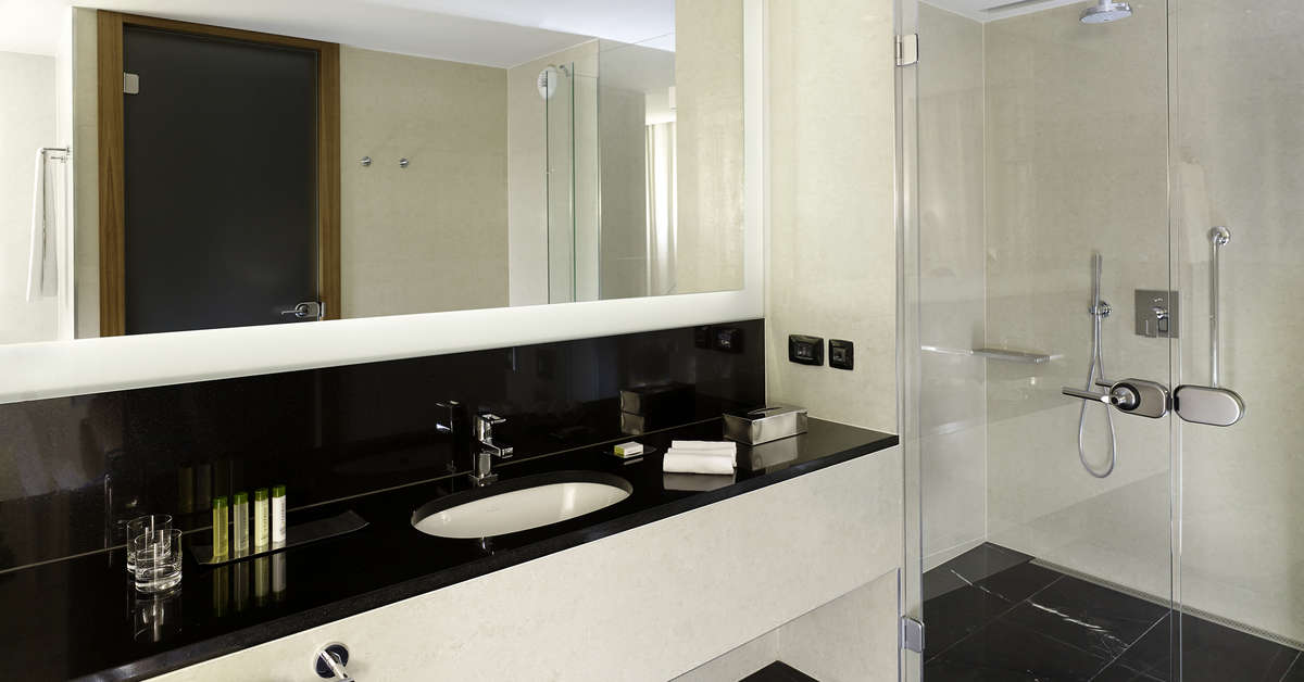 Een foto van de buitenkant van DoubleTree by Hilton Zagreb