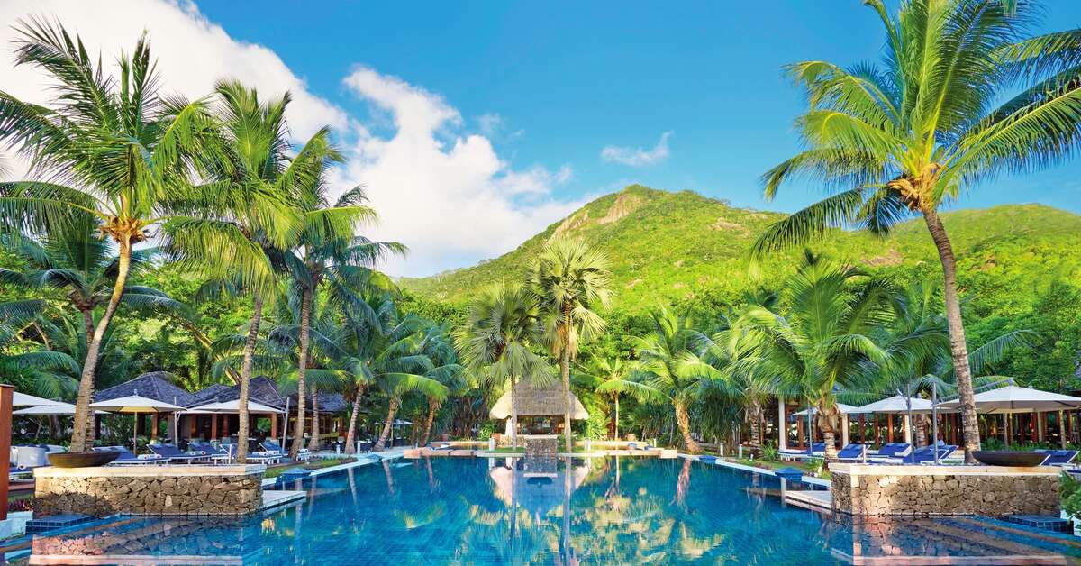 Een foto van het zwembad bij Hilton Seychelles Labriz Resort & Spa