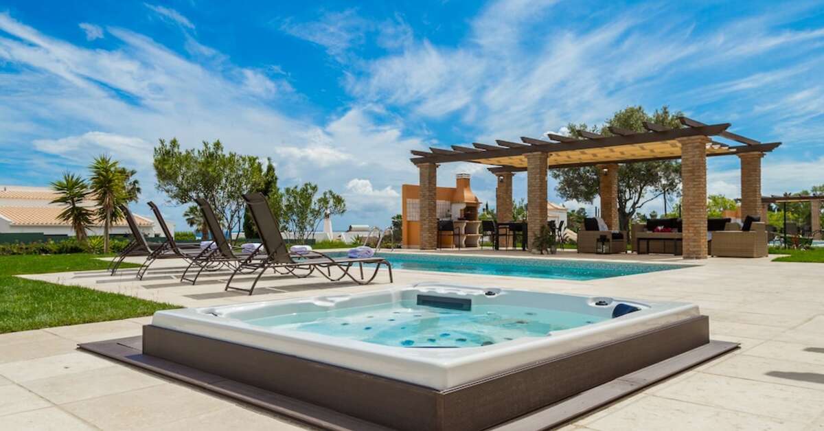 Een foto van het zwembad bij Colina Villas