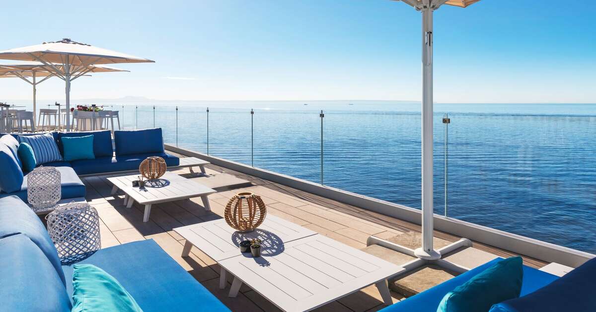 Een foto van het terras bij Elba Sunset Mallorca