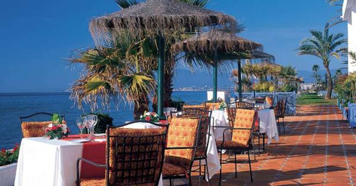 Een foto van het terras bij Los Monteros Spa & Golf Resort