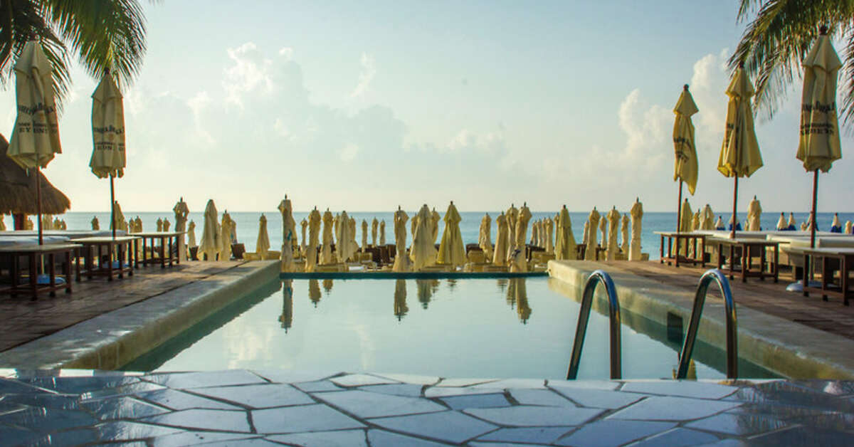 Een foto van het zwembad bij Tukan Hotel Playa del Carmen
