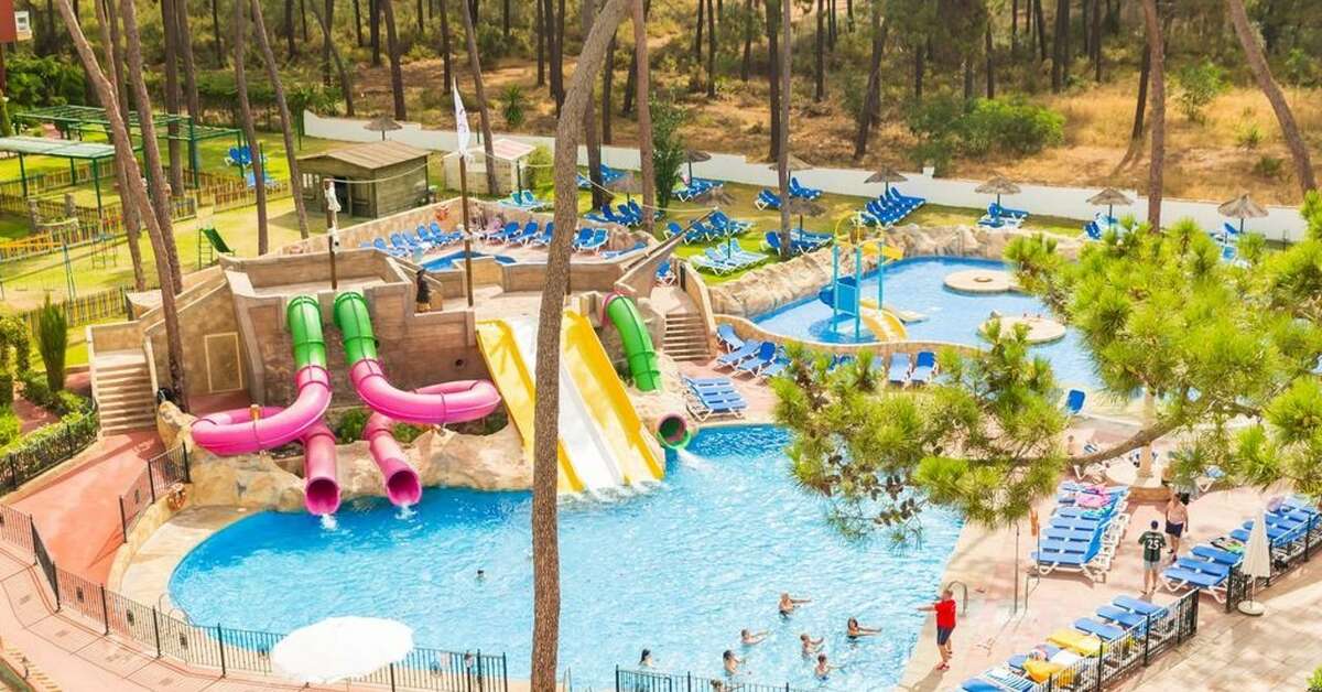 Een foto van het zwembad bij Roc Marbella Park Hotel