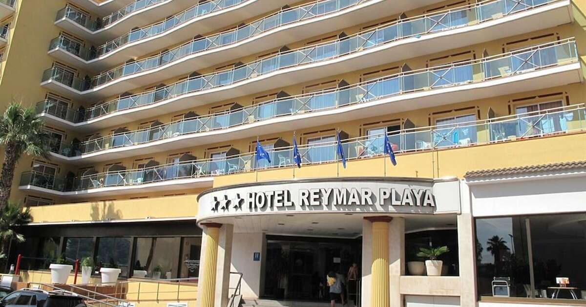 Een foto van de buitenkant van Hotel Reymar Playa