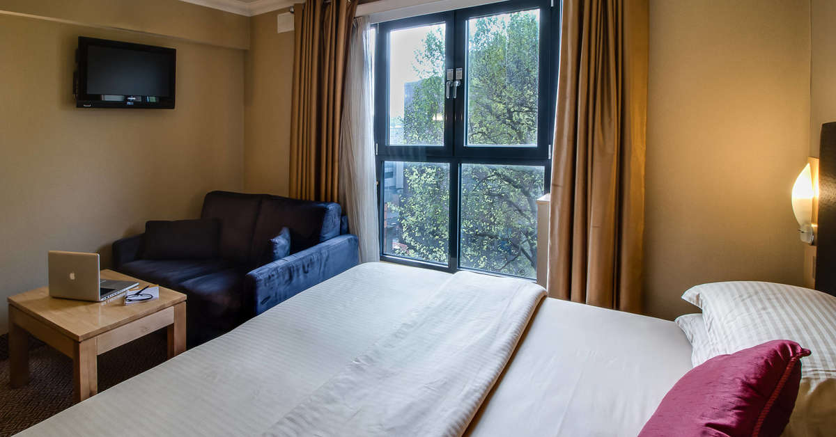 Een foto van The Academy Plaza Hotel