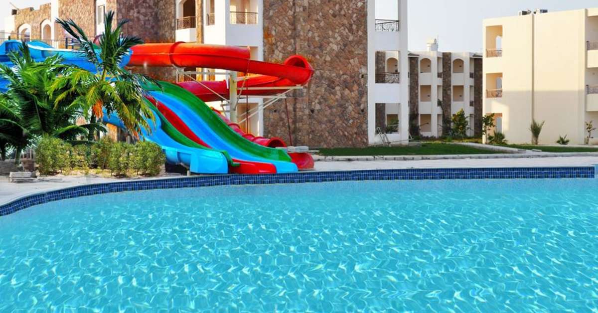Een foto van het zwembad bij Royal Brayka Resort