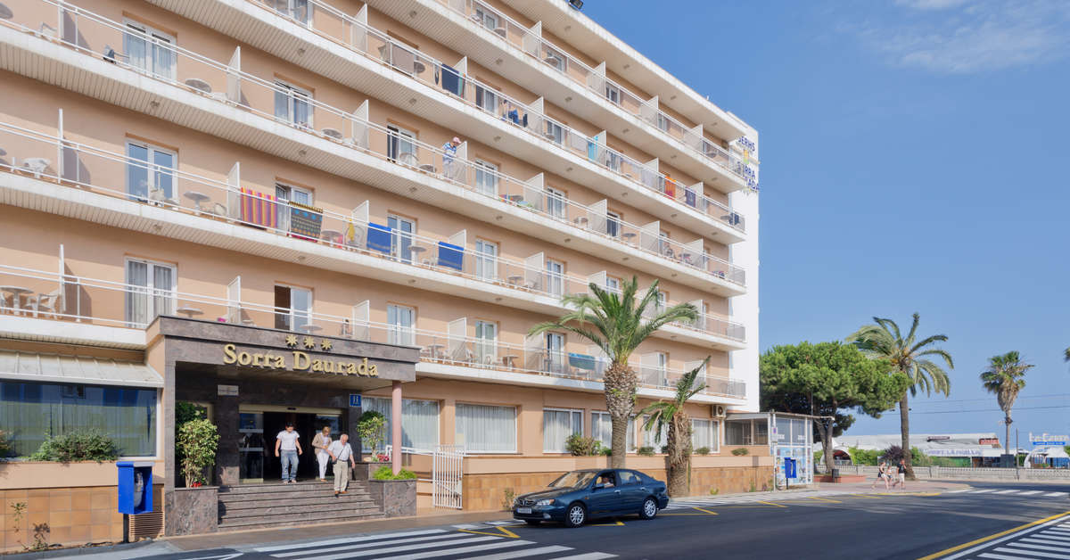 Een foto van de buitenkant van Hotel Sorra Daurada Splash