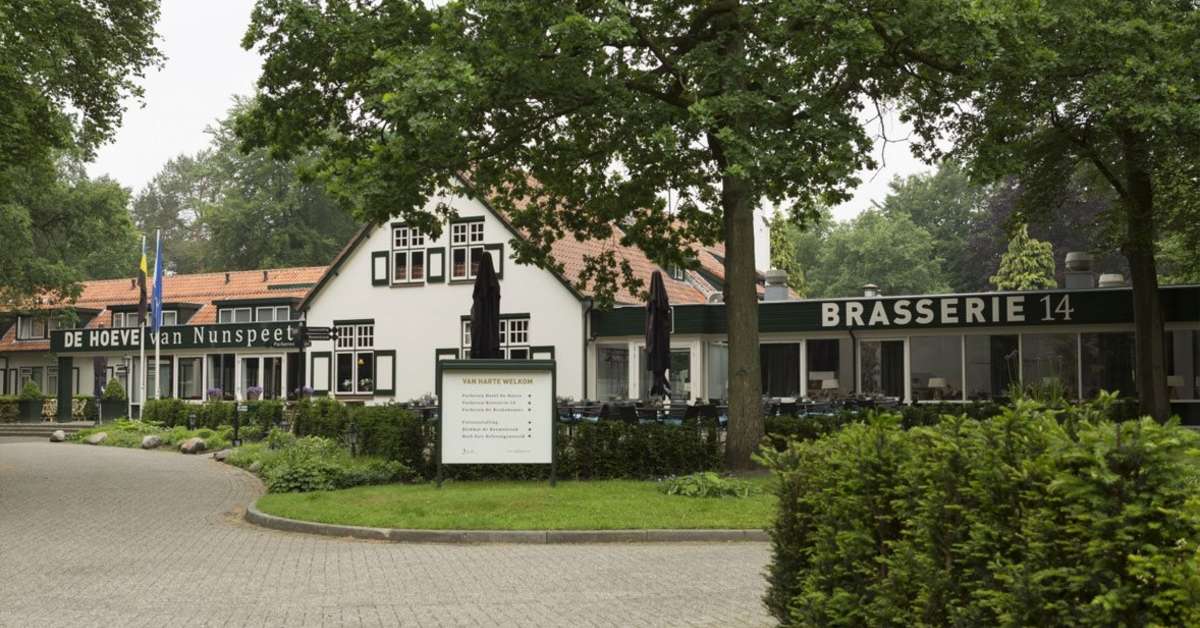 Een foto van de buitenkant van De Hoeve van Nunspeet
