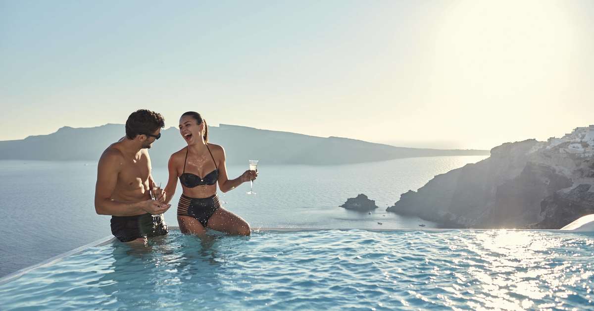 Een foto van het zwembad bij Canaves Oia Suites