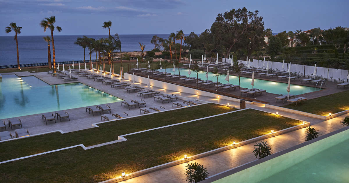Een foto van het zwembad bij Sunrise Jade Hotel
