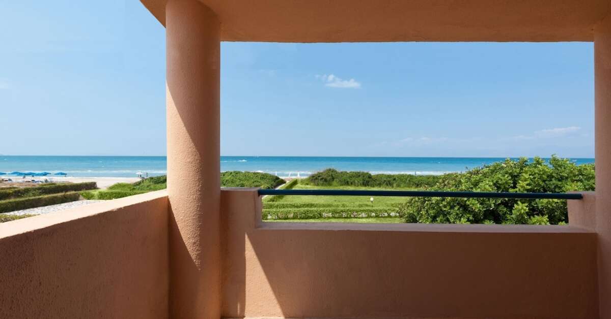 Een foto van het terras bij Ammoudia Maisonettes