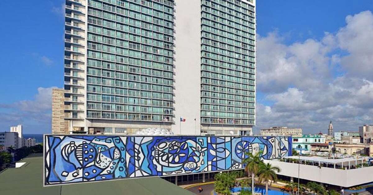 Een foto van de buitenkant van Tryp Habana Libre