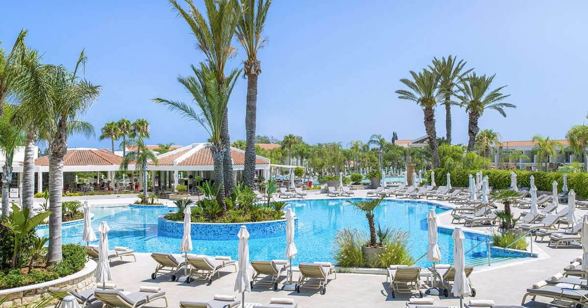 Een foto van het zwembad bij Olympic Lagoon Resort Ayia Napa