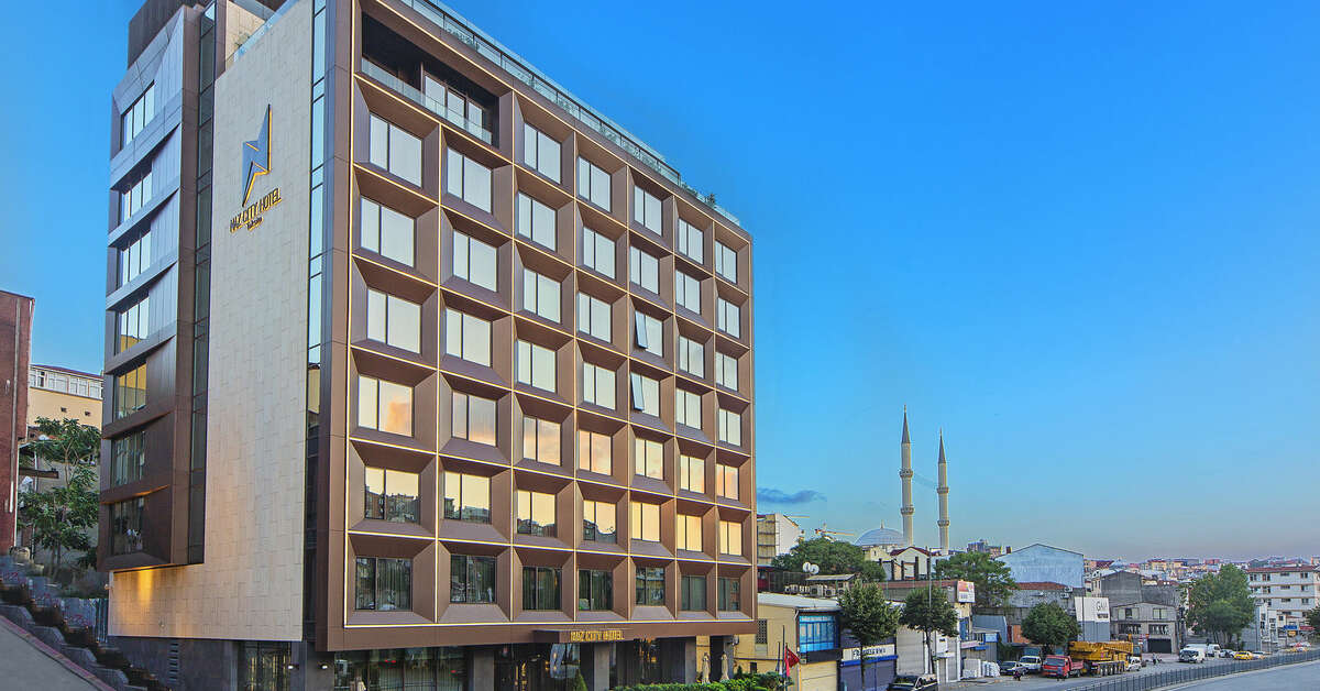 Een foto van de buitenkant van Naz City Hotel Taksim