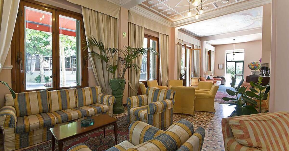 Een foto van het interieur van Hotel Maestoso