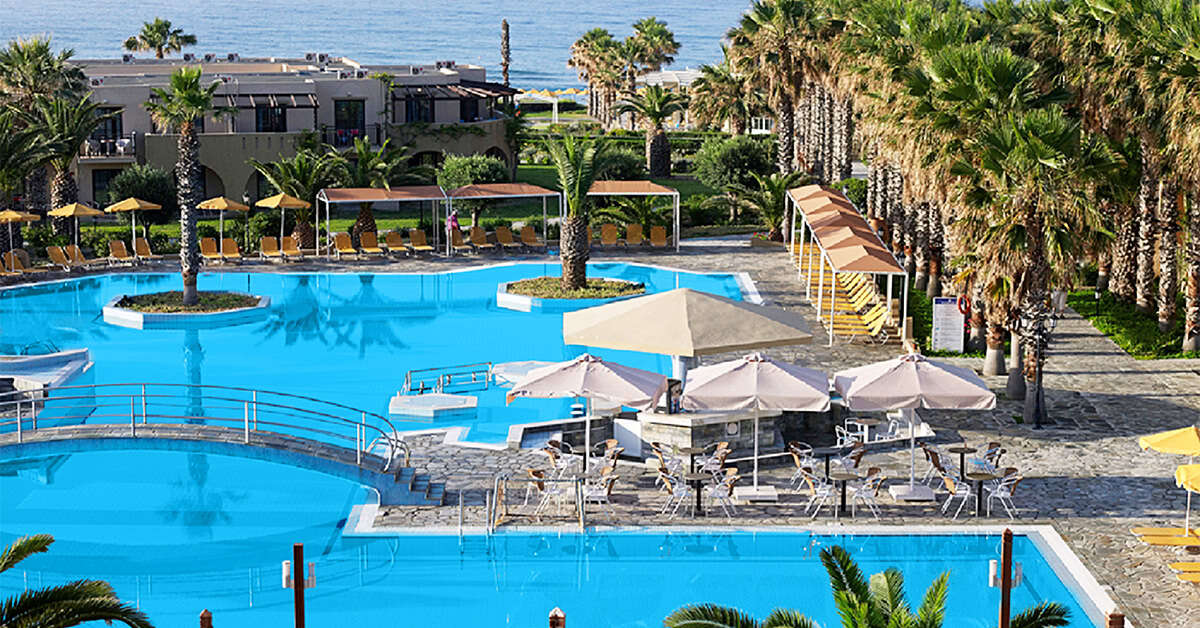 Een foto van het zwembad bij Porto Bello Beach