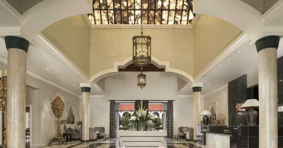 Een foto van het interieur van Palacio de Sancti Petri Gran Melia