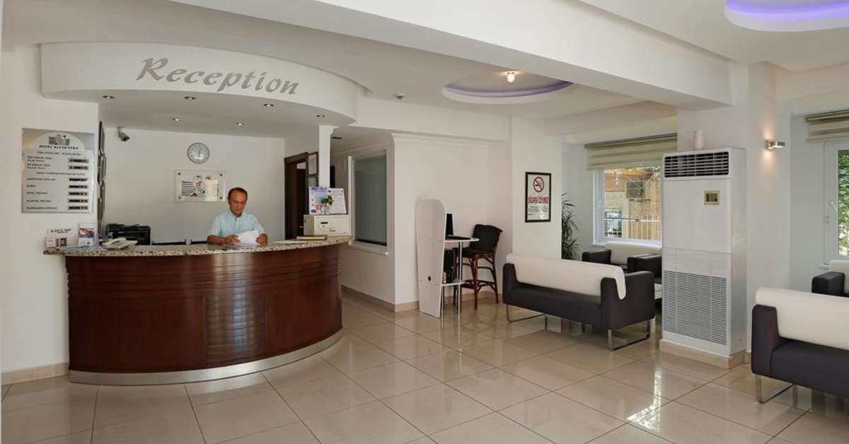 Een foto van het interieur van Kleopatra Hotel