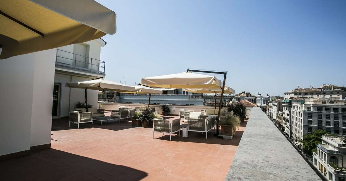Een foto van het terras bij Rome Glam Hotel