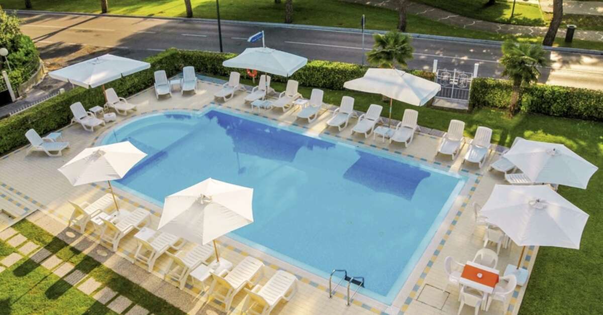 Een foto van het zwembad bij Hi Hotels Sirmione