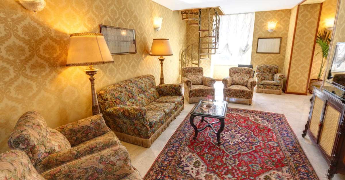 Een foto van het interieur van Excelsior Palace