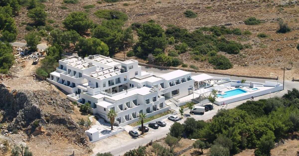 Een foto van de buitenkant van Eagles Nest Hotel