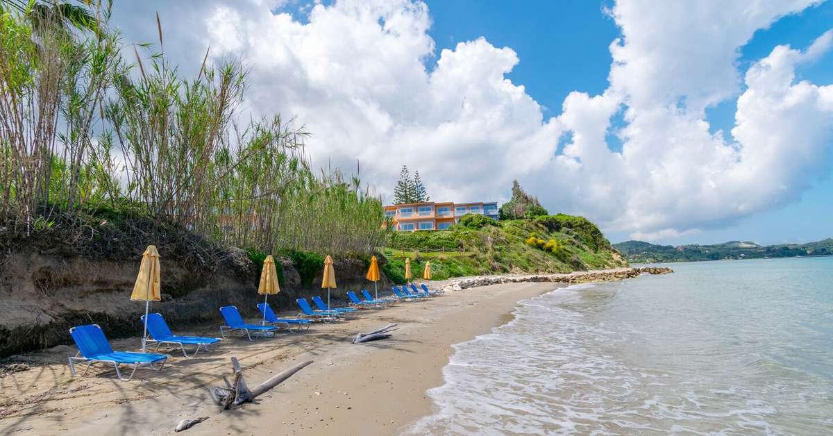 Een foto van het strand bij Hotel Ibiscus Corfu
