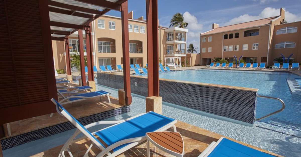 Een foto van het zwembad bij Divi Dutch Village Beach Resort
