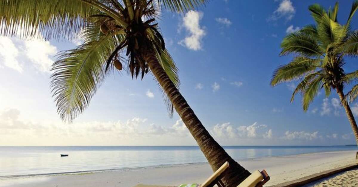 Een foto van het terras bij Sultan Sands Islands Resort