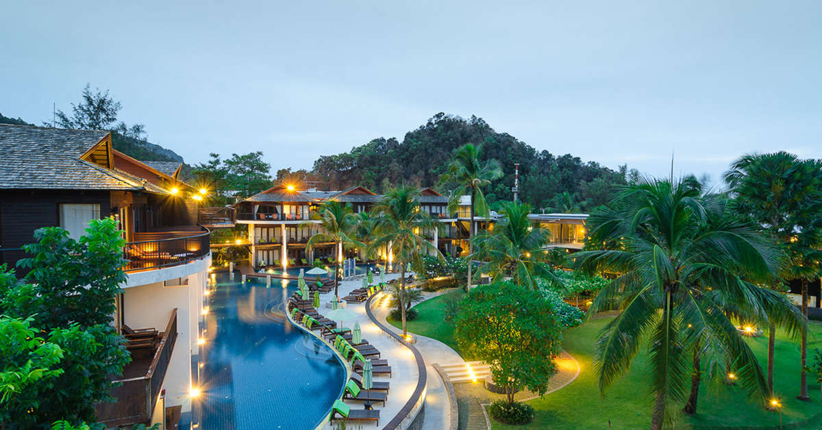 Een foto van het zwembad bij Holiday Ao Nang Beach Resort Krabi