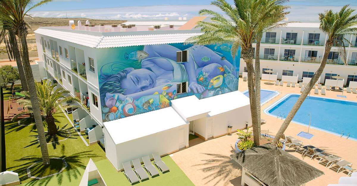 Een foto van het terras bij Surfing Colors