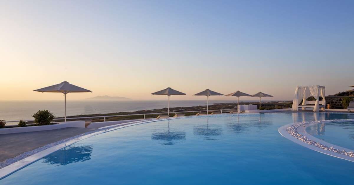 Een foto van het zwembad bij Amber Light Villas