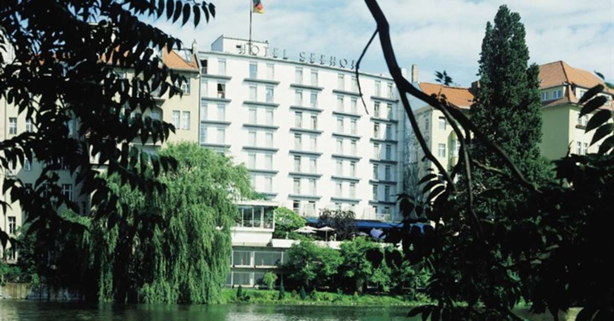 Een foto van de buitenkant van Hotel Seehof Berlin