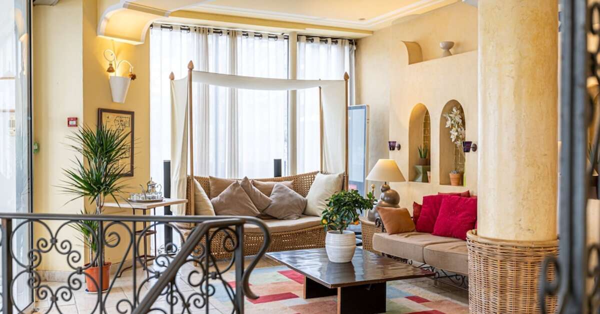 Een foto van het interieur van Villa Royale Montsouris