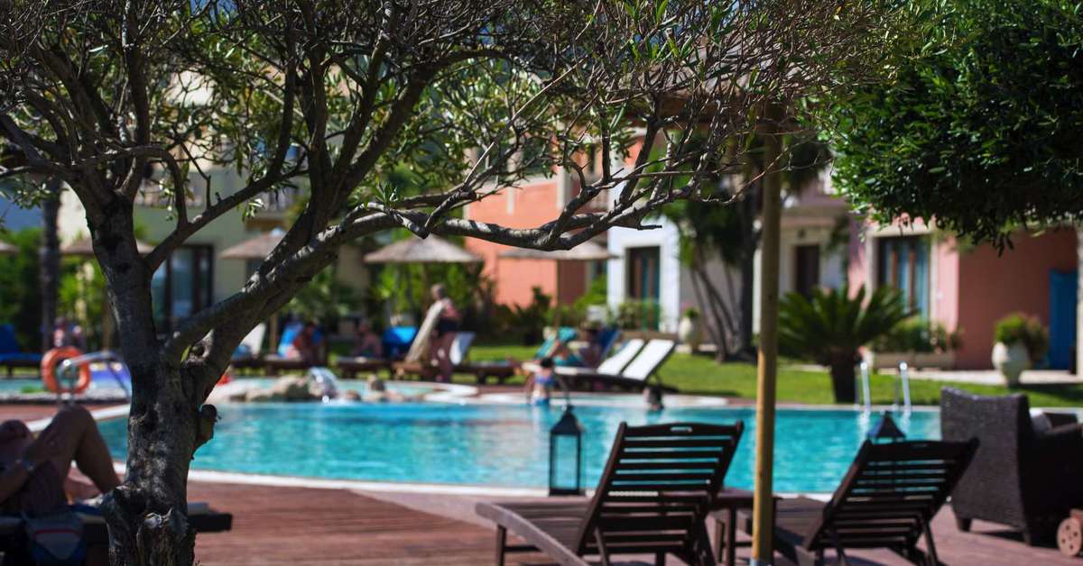Een foto van het zwembad bij Almyros Villas