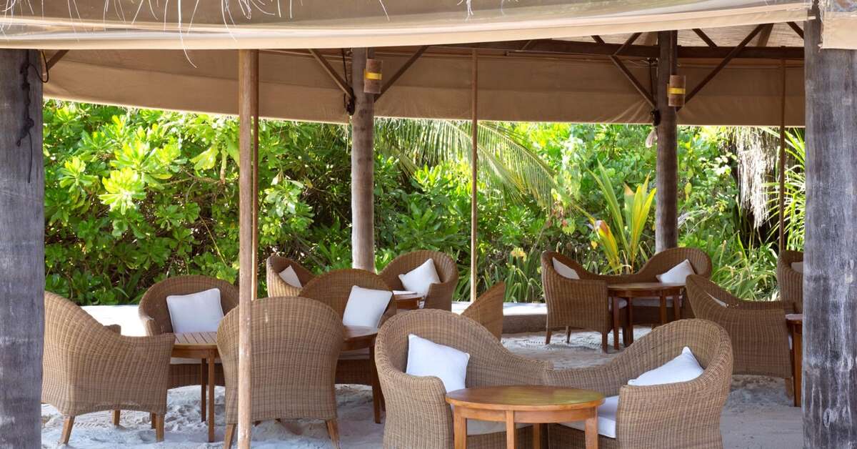 Een foto van het terras bij Coco Palm Dhuni Kolhu